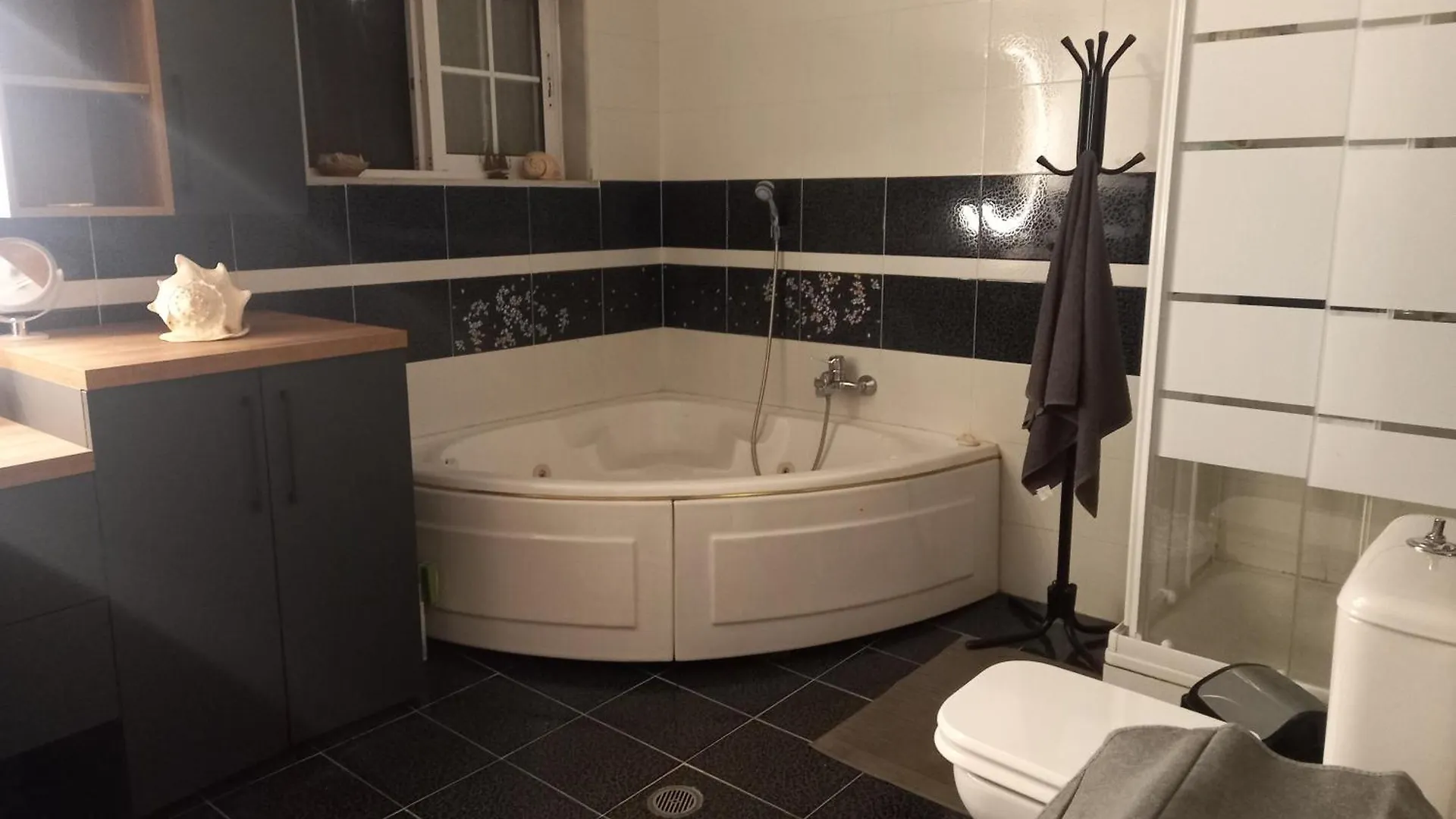 Thomis Villa Nea Iraklia
